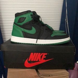 Jordan 1 pine green (fakes) size 11